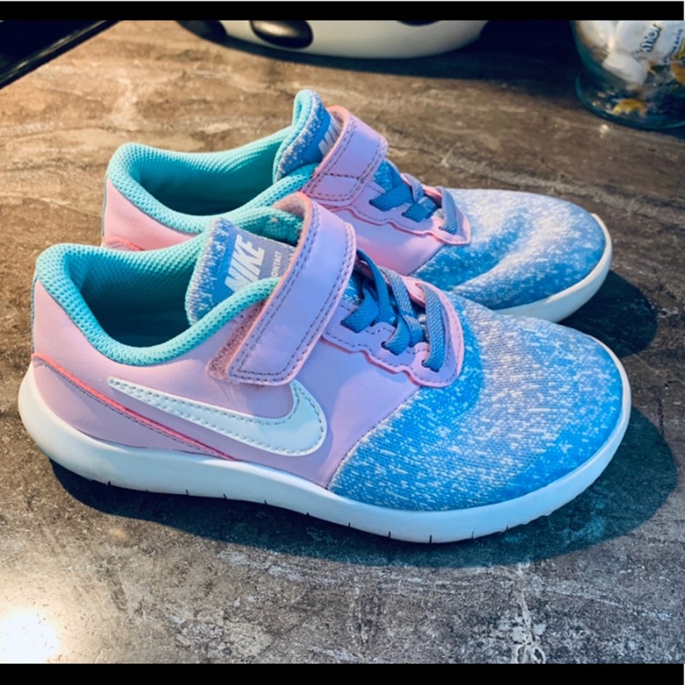 Nike tennis ball shoes. No lace. Velcro.